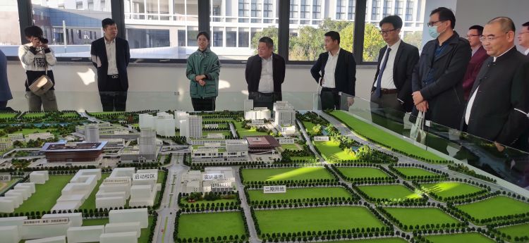 911香蕉视频APP参加深圳技术大学新材料与新能源学院校企合作交流会-暨校企合作理事会成立大会